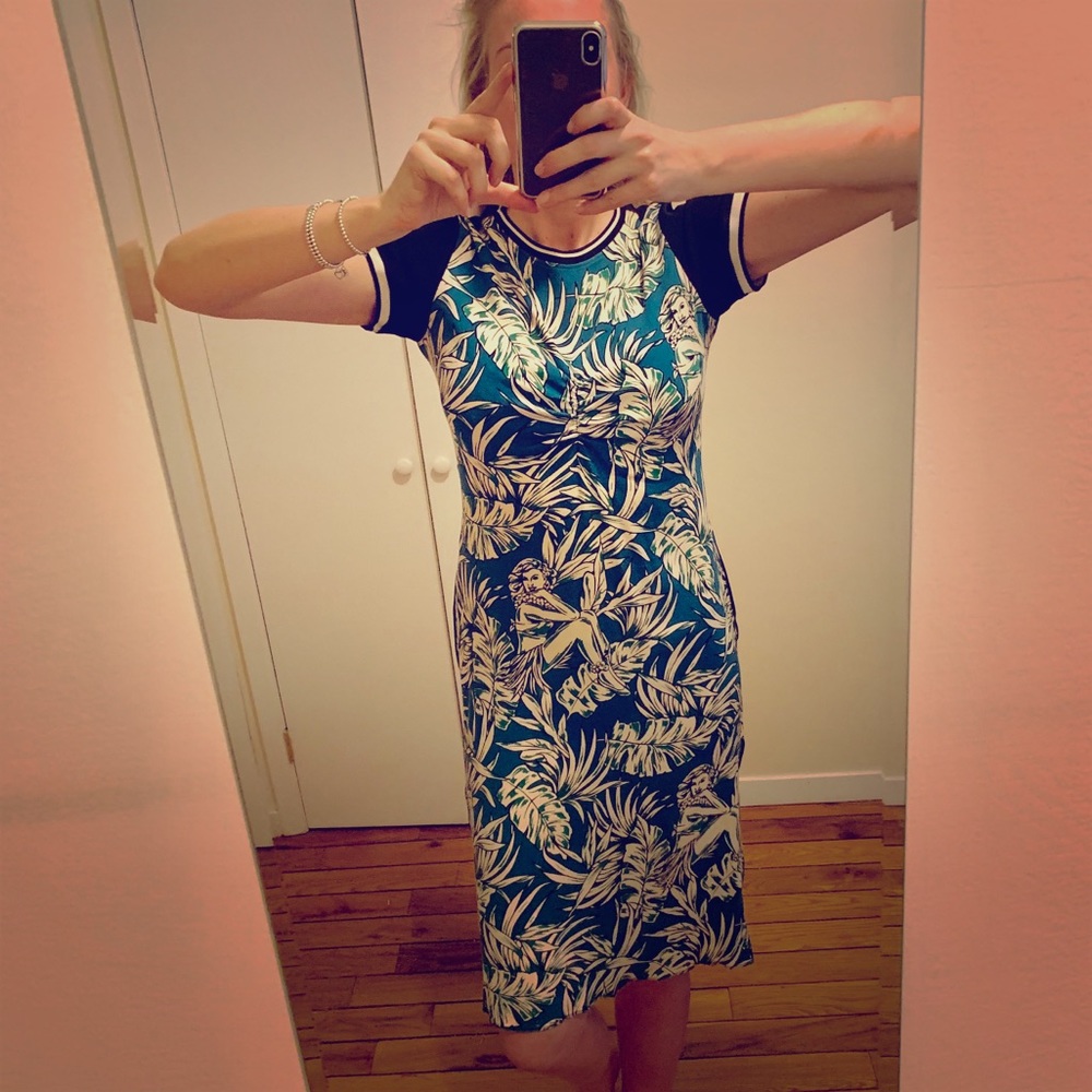 Pattern green white black cool casual Zara dress